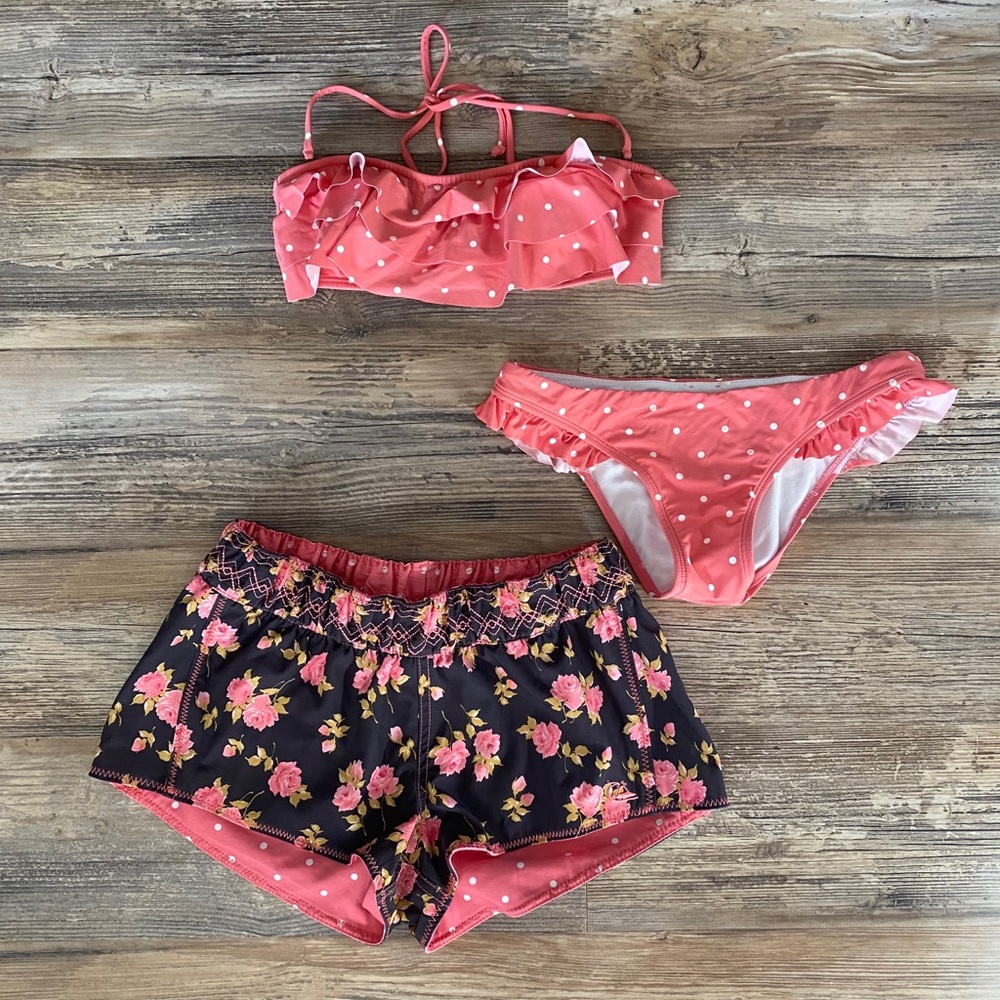 Quiksilver women’s bikini &reversible board shorts